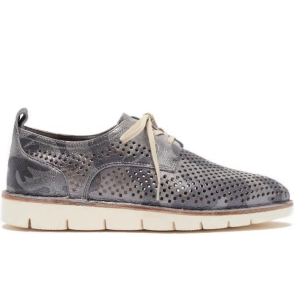 NWB Trask Lena Camouflage Perforated Boat Shoe - Picture 3 of 4